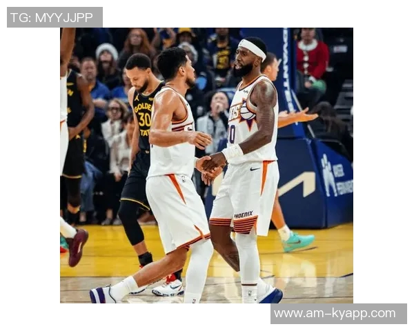 半场战报巴特勒与狄龙对决精彩纷呈库里与布克默默助阵表现平平 半场战报巴特勒与狄龙对决精彩纷呈库里与布克默默助阵表现平平