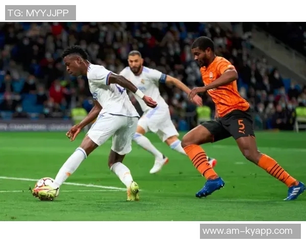 维尼修斯分享巴伊亚度假美照展现时尚魅力仿佛置身普拉达世界 维尼修斯分享巴伊亚度假美照展现时尚魅力仿佛置身普拉达世界