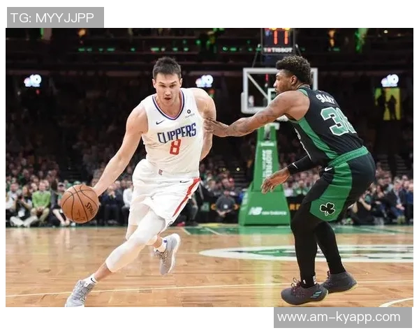 小里分析快船进攻体系雷迪克无球跑位提升球队活力