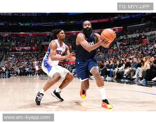 马克西全场发力24投9中砍下27分4篮板8助攻2盖帽并命中5记三分球