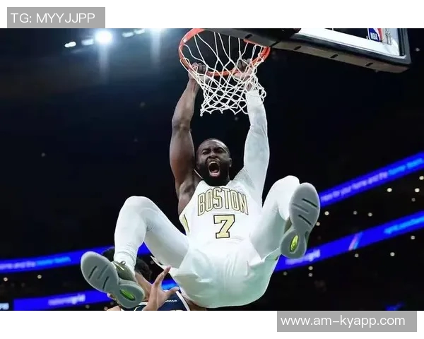 杰伦布朗攻防两端表现出色助力球队马祖拉赞其定下比赛基调 杰伦布朗攻防两端表现出色助力球队马祖拉赞其定下比赛基调